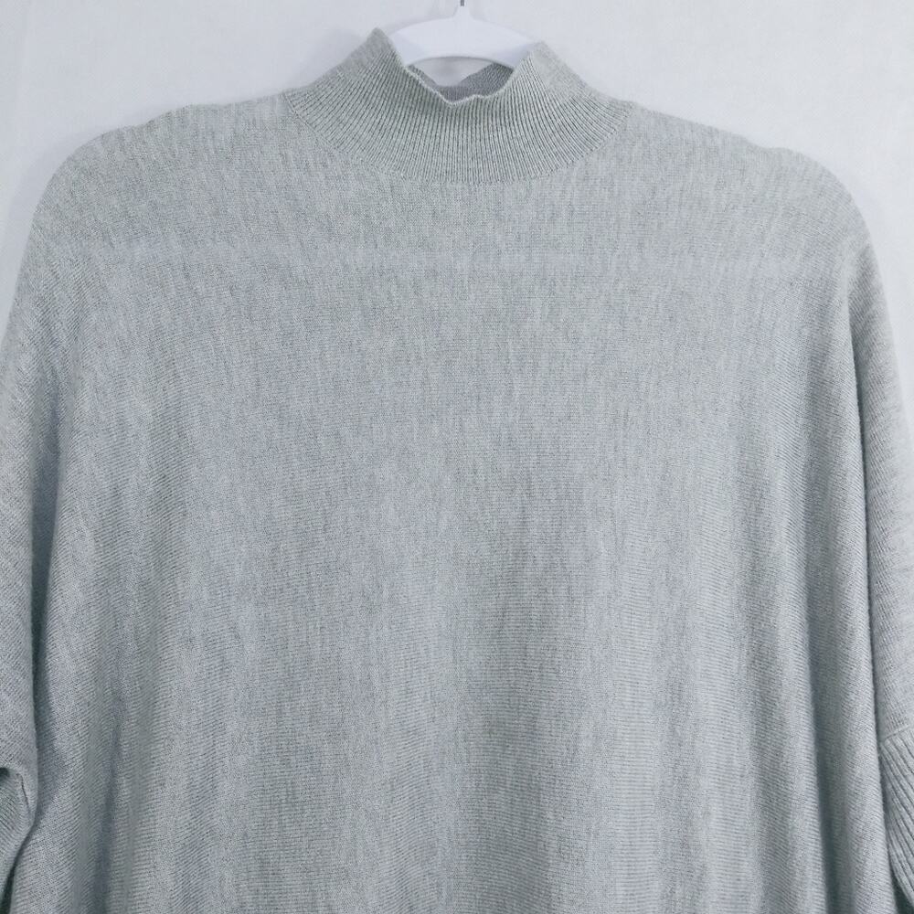 Romeo + Juliet Couture Grey Mock Neck Knit Ribbed Sweater Size Small - Picture 4 of 7